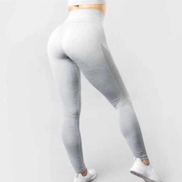 Alphalete Cloud Grey Aero Leggings - Picture 3 of 6